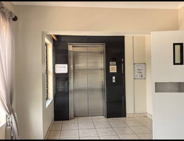 1 BEDROOM TOWNHOUSE FOR SALE IN OLIVEDALE